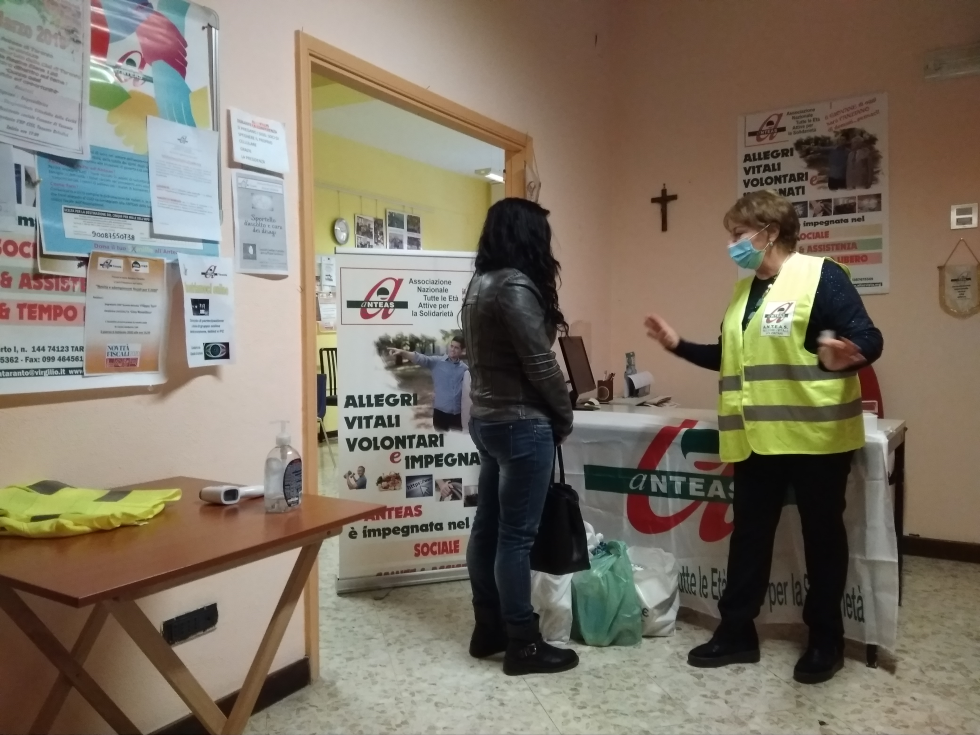 L'Anteas Taranto a fianco delle famiglie in difficoltà