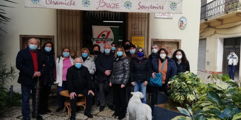 L'Anteas di Mazara dona buoni spesa a 18 famiglie mazaresi in difficoltà