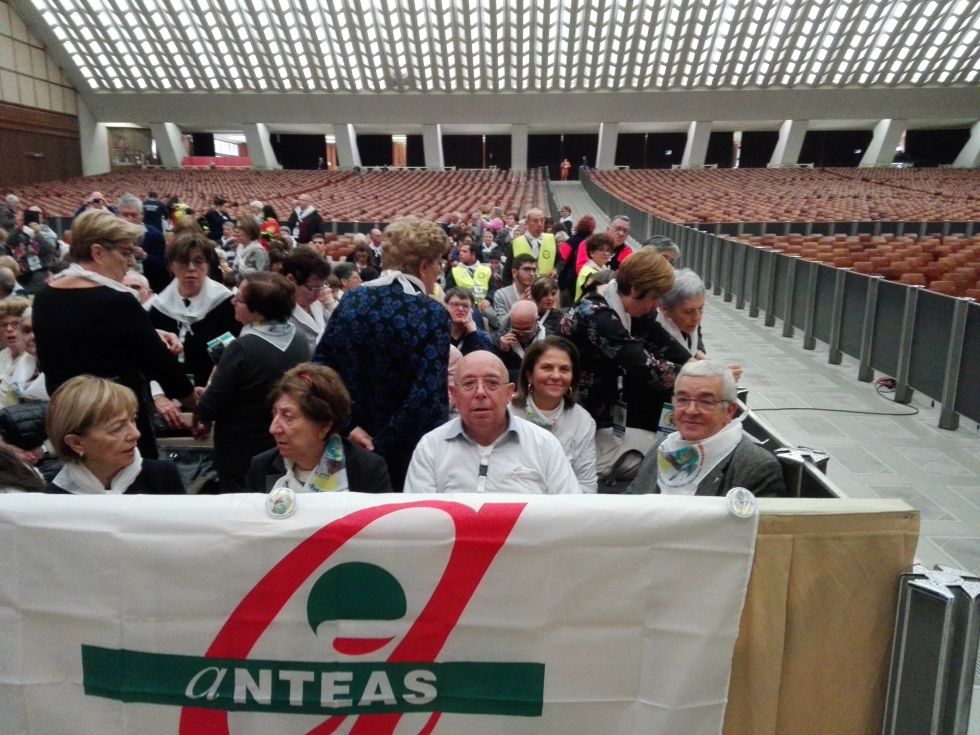 Delegazione di Anteas Sardegna in udienza da papa Francesco alla Sala Nervi in Vaticano