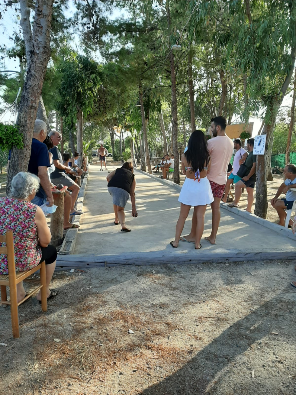 Torneo di bocce con Anteas Locri nella pineta curata dall'associazione.