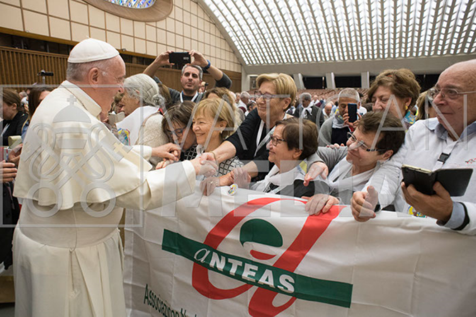 Delegazione di Anteas Sardegna in udienza da papa Francesco alla Sala Nervi in Vaticano