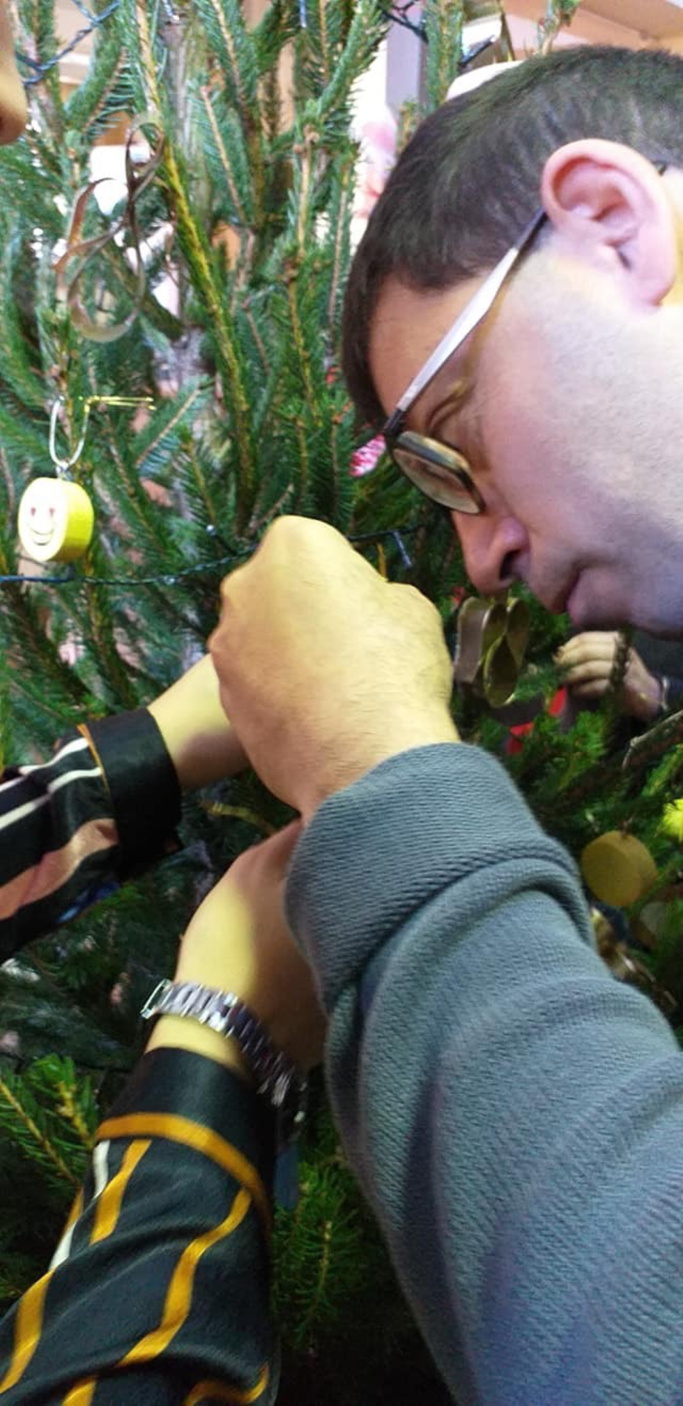 Anteas Campolongo prepara l’albero di Natale con i ragazzi del CEOD