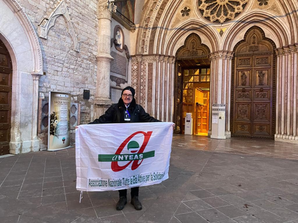 Il presidente di Anteas Cavalletti  alla marcia della pace Perugia-Assisi
